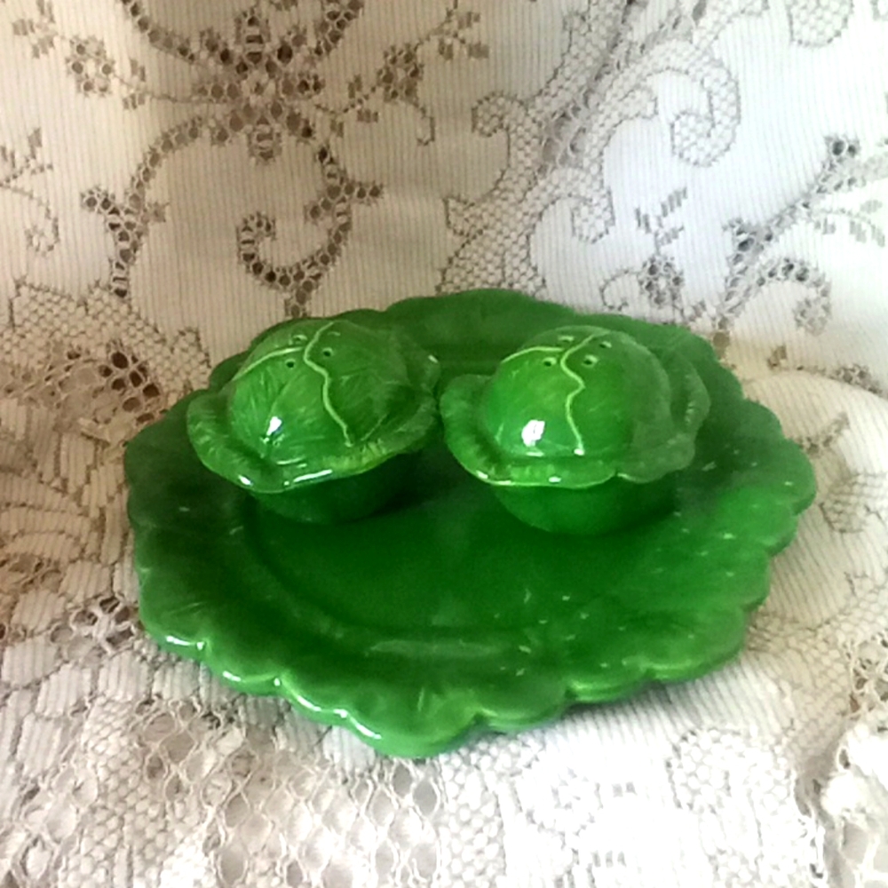 Vintage Holland Mold salt and pepper shakers and dish